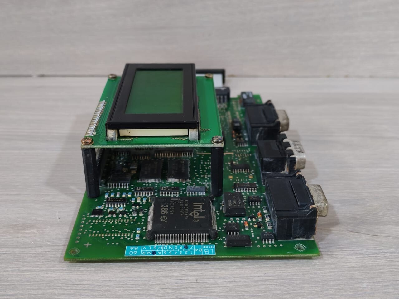 Siemens J31070-A5413-F006-C1-85 SIEMENS A5E00066789 KS07/J31070-A5413-F006-C1-85 BOARD W/ PC 1604A B LCD PANEL 9