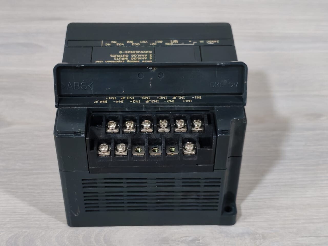GE IC200UEX626-B GE FANUC IC200UEX626-B VERSAMAX MICRO ANALOG EXPANSION UNIT 6