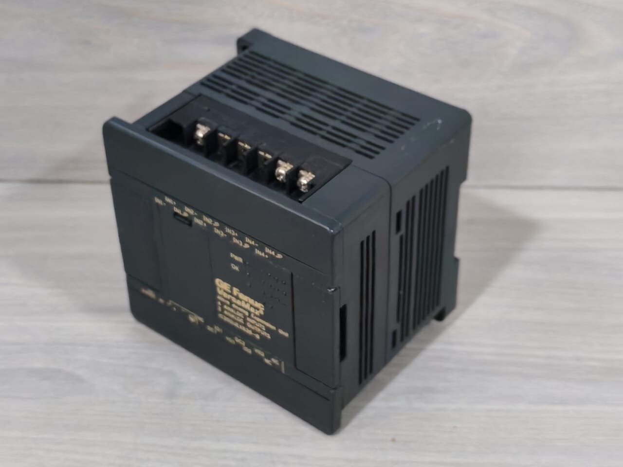 GE IC200UEX626-B GE FANUC IC200UEX626-B VERSAMAX MICRO ANALOG EXPANSION UNIT 8
