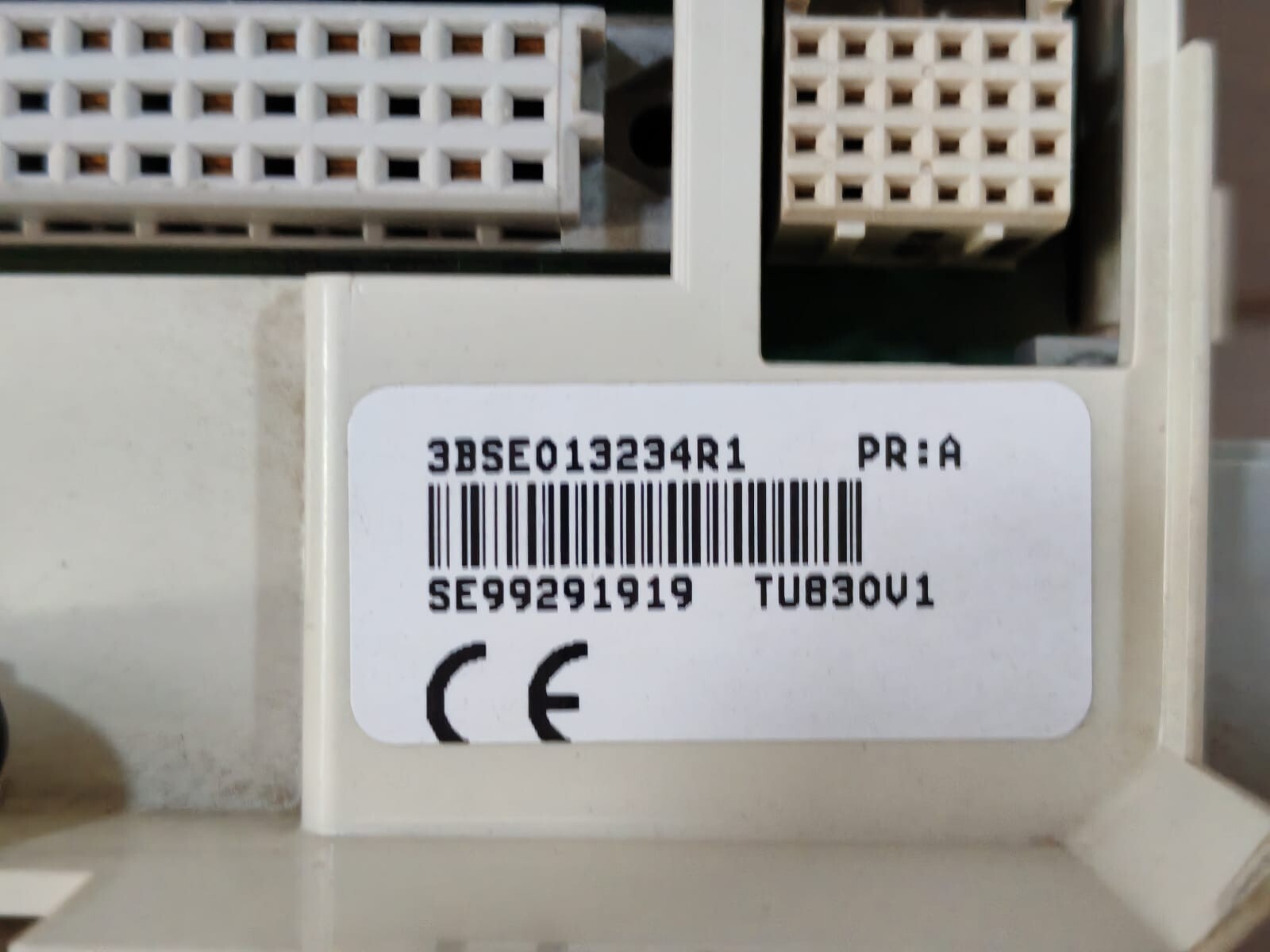 ABB 3BSE013234R1 ABB 3BSE013234R1 PR:A TU830V1- BASE ONLY 8