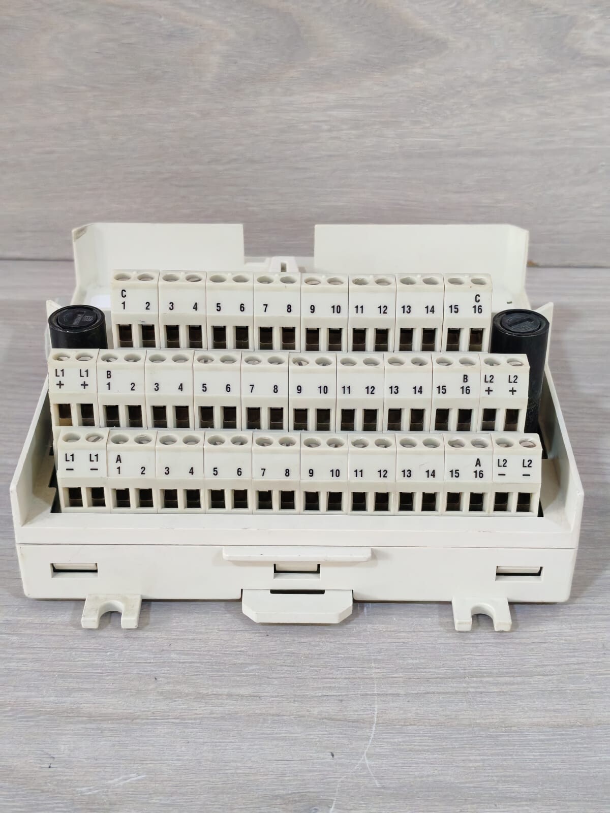 ABB 3BSE013234R1 ABB 3BSE013234R1 PR:A TU830V1- BASE ONLY 9