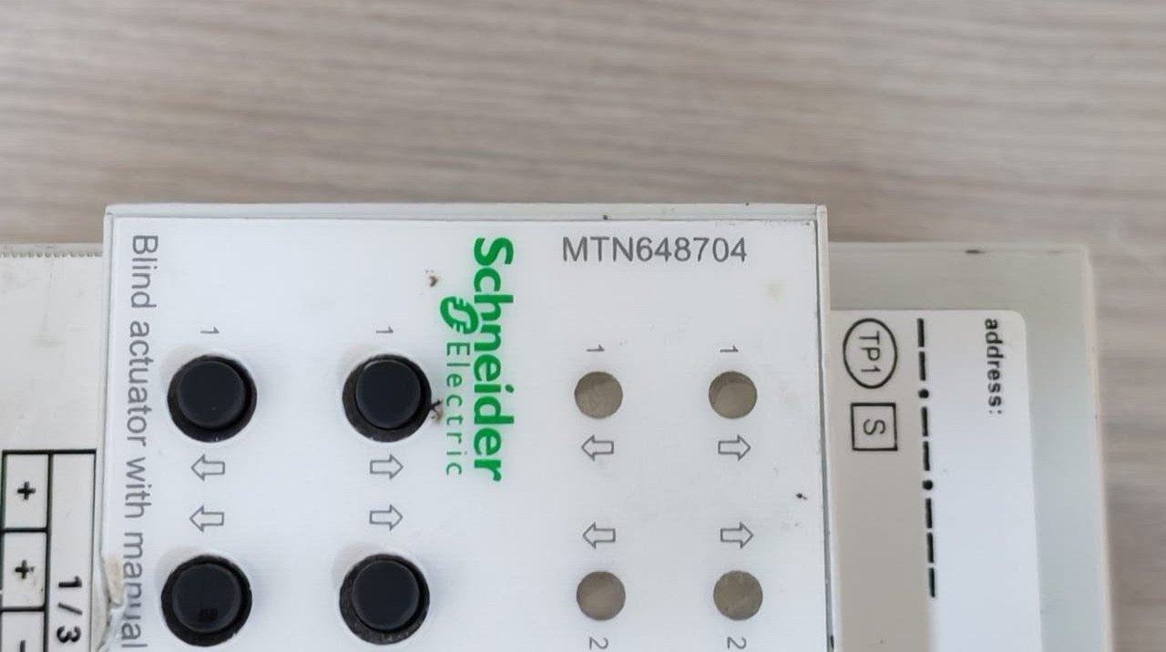 Schneider Electric MTN648704 SCHNEIDER ELECTRIC MTN648704 REG-K/4X24/6 BLIND ACTUATOR 2