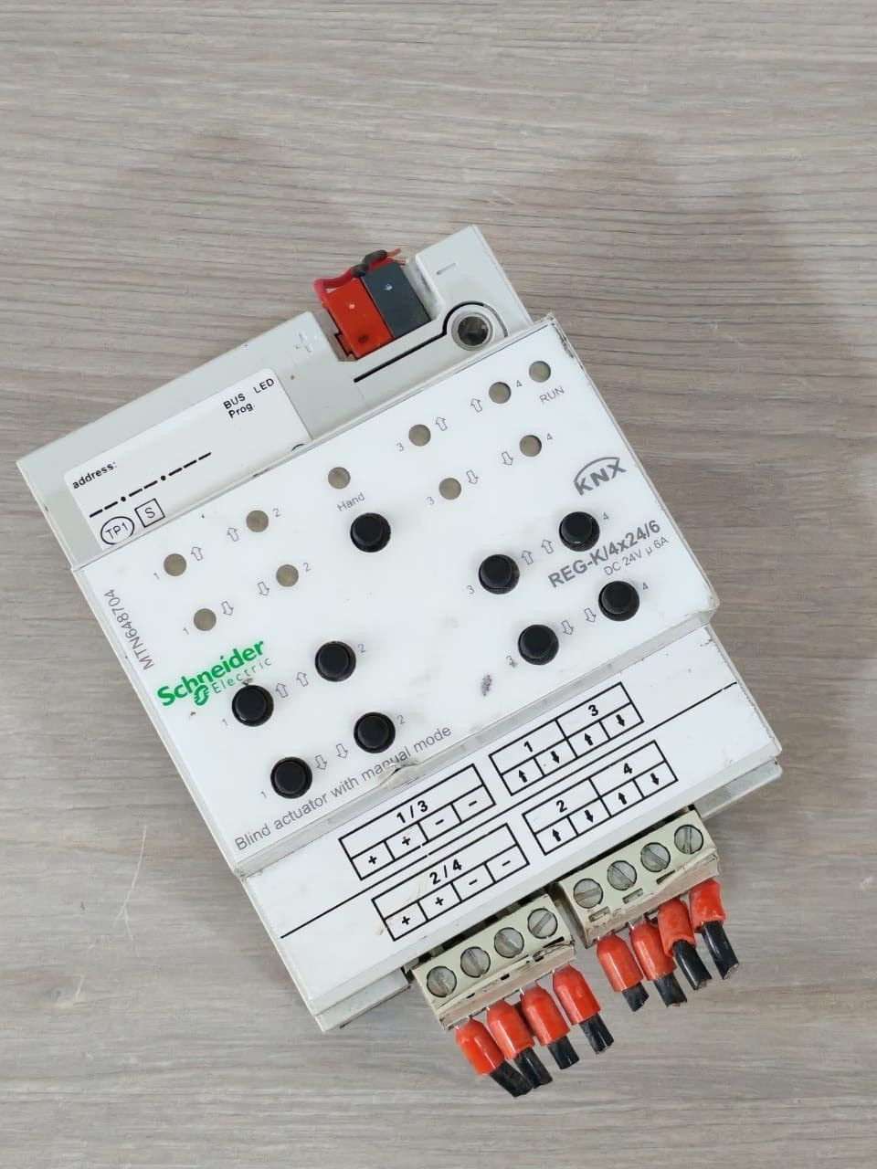 Schneider Electric MTN648704 SCHNEIDER ELECTRIC MTN648704 REG-K/4X24/6 BLIND ACTUATOR 3