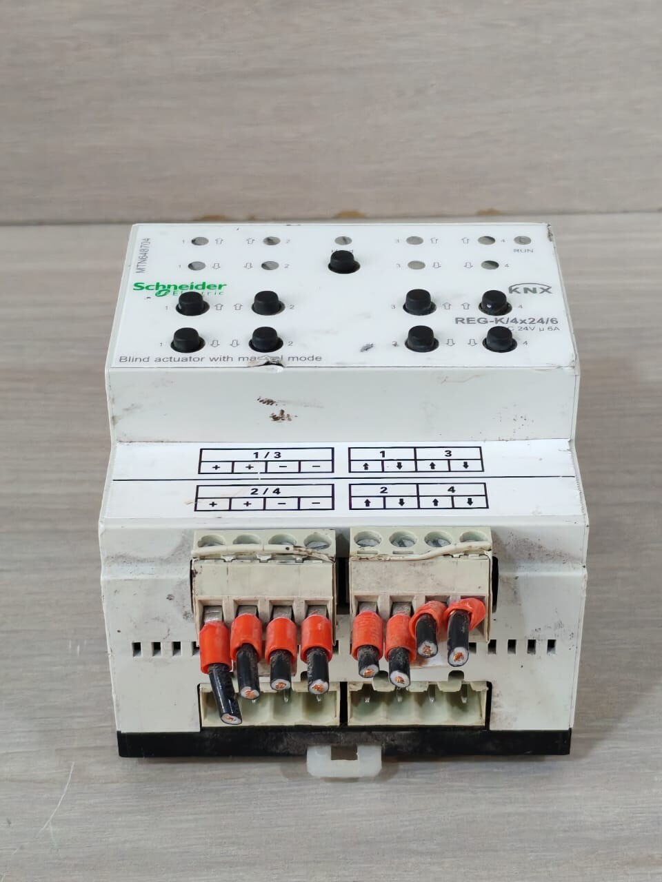 Schneider Electric MTN648704 SCHNEIDER ELECTRIC MTN648704 REG-K/4X24/6 BLIND ACTUATOR 5