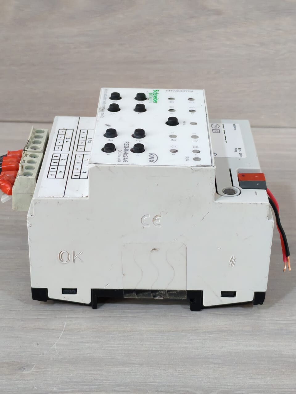 Schneider Electric MTN648704 SCHNEIDER ELECTRIC MTN648704 REG-K/4X24/6 BLIND ACTUATOR 7