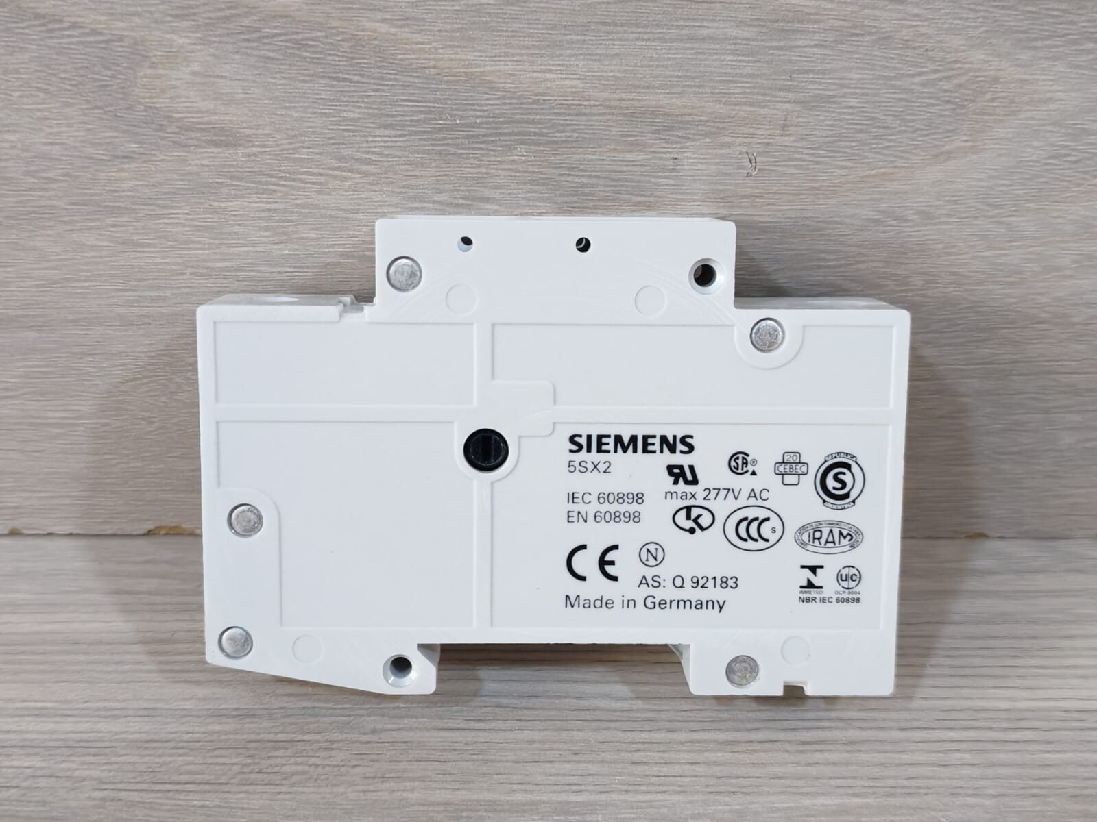 Siemens 5SX2 132-7 SIEMENS 5SX2 132-7 MINIATURE CIRCUIT BREAKER 5