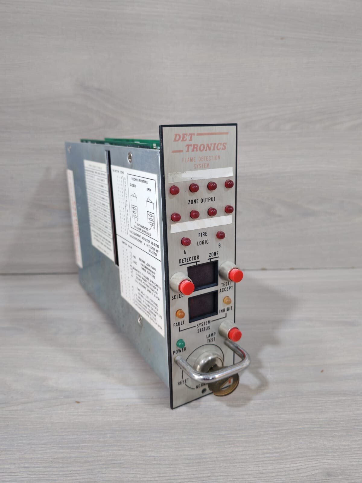 DET TRONICS R7404-B7001 DET TRONICS R7404-B7001 002258-01 REV.C FLAME DETECTION SYSTEM 5