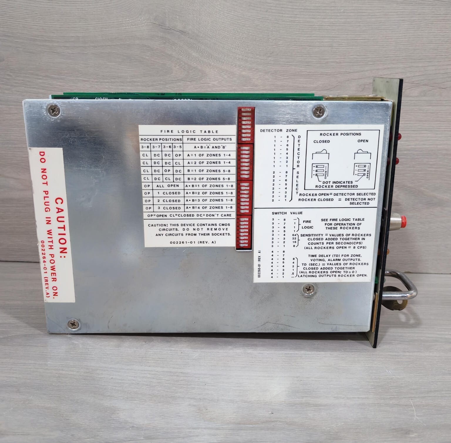 DET TRONICS R7404-B7001 DET TRONICS R7404-B7001 002258-01 REV.C FLAME DETECTION SYSTEM 8