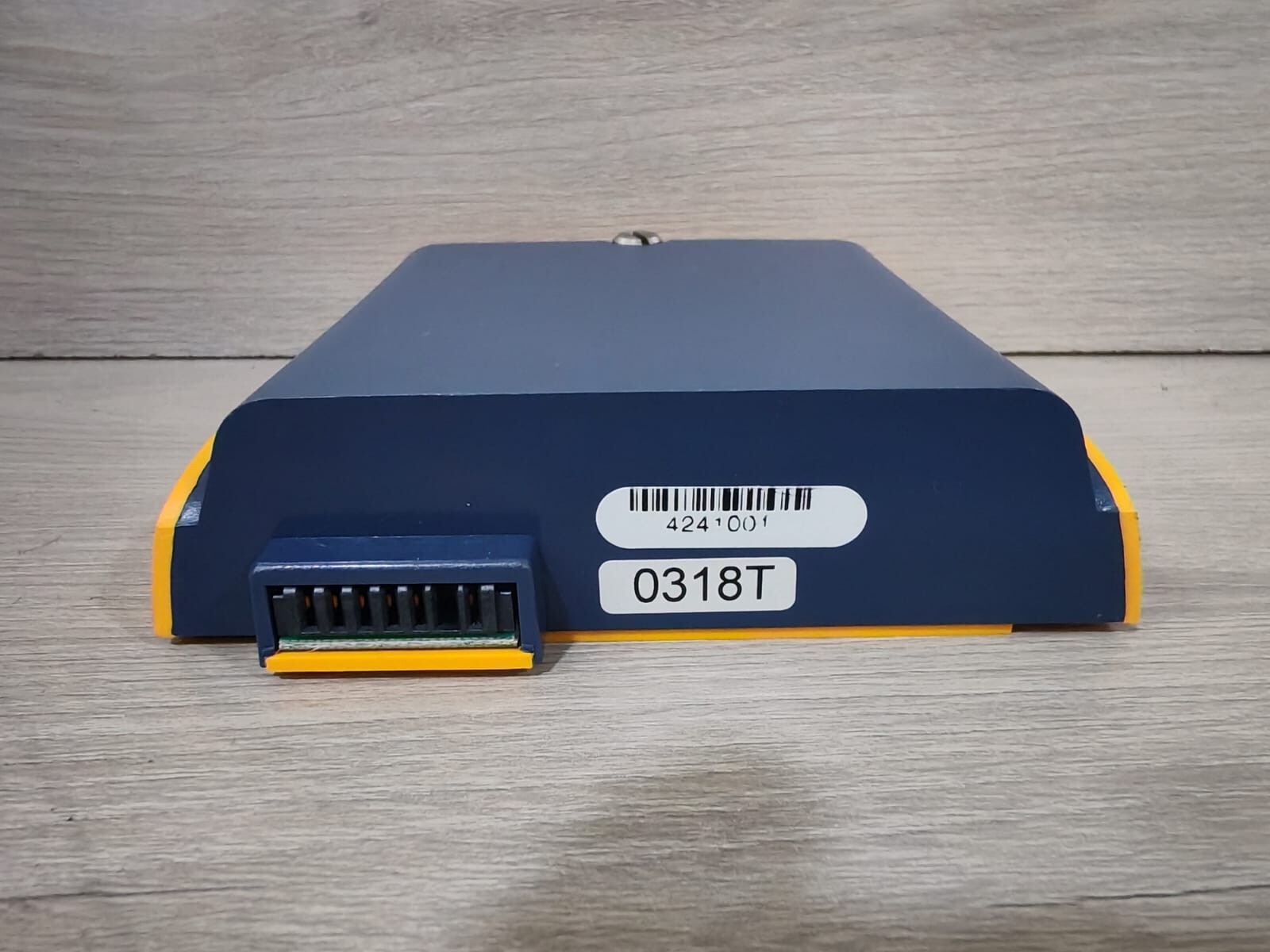 Fluke DTX-LION Fluke Networks DTX-LION 7.2V, 4.2 Ah, 31Wh, 2ICR1966-2 Rechargeable Battery Pack 4
