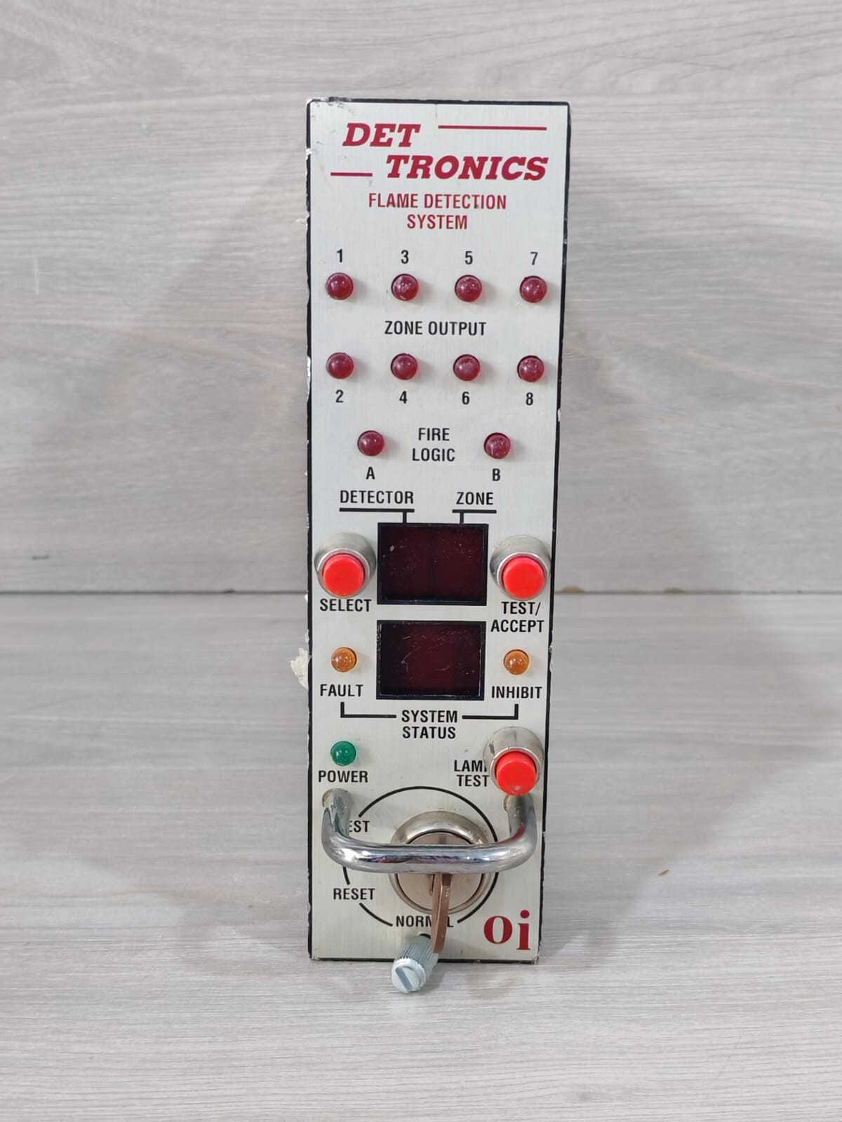 DET TRONICS R7494 DET TRONICS R7494 B5001 003963-002 REV.C UV / IR CONTROLLER 8ZONE 8 CHANNEL 2