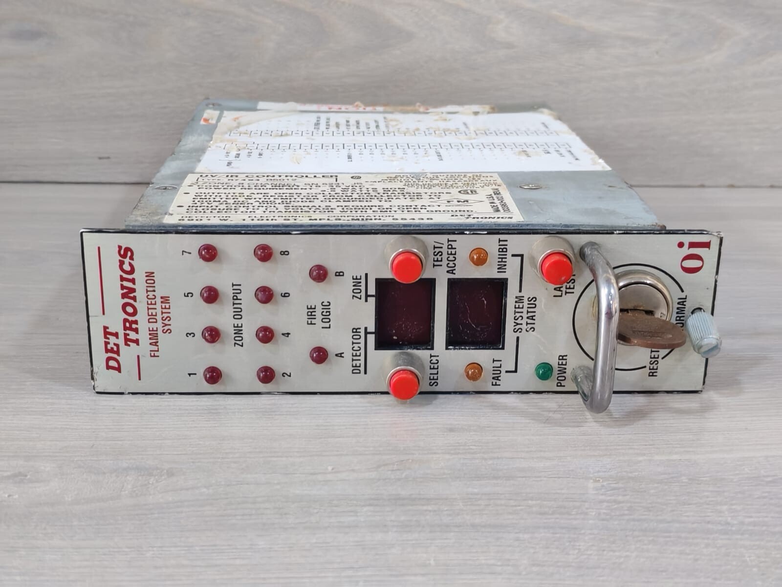 DET TRONICS R7494 DET TRONICS R7494 B5001 003963-002 REV.C UV / IR CONTROLLER 8ZONE 8 CHANNEL 6