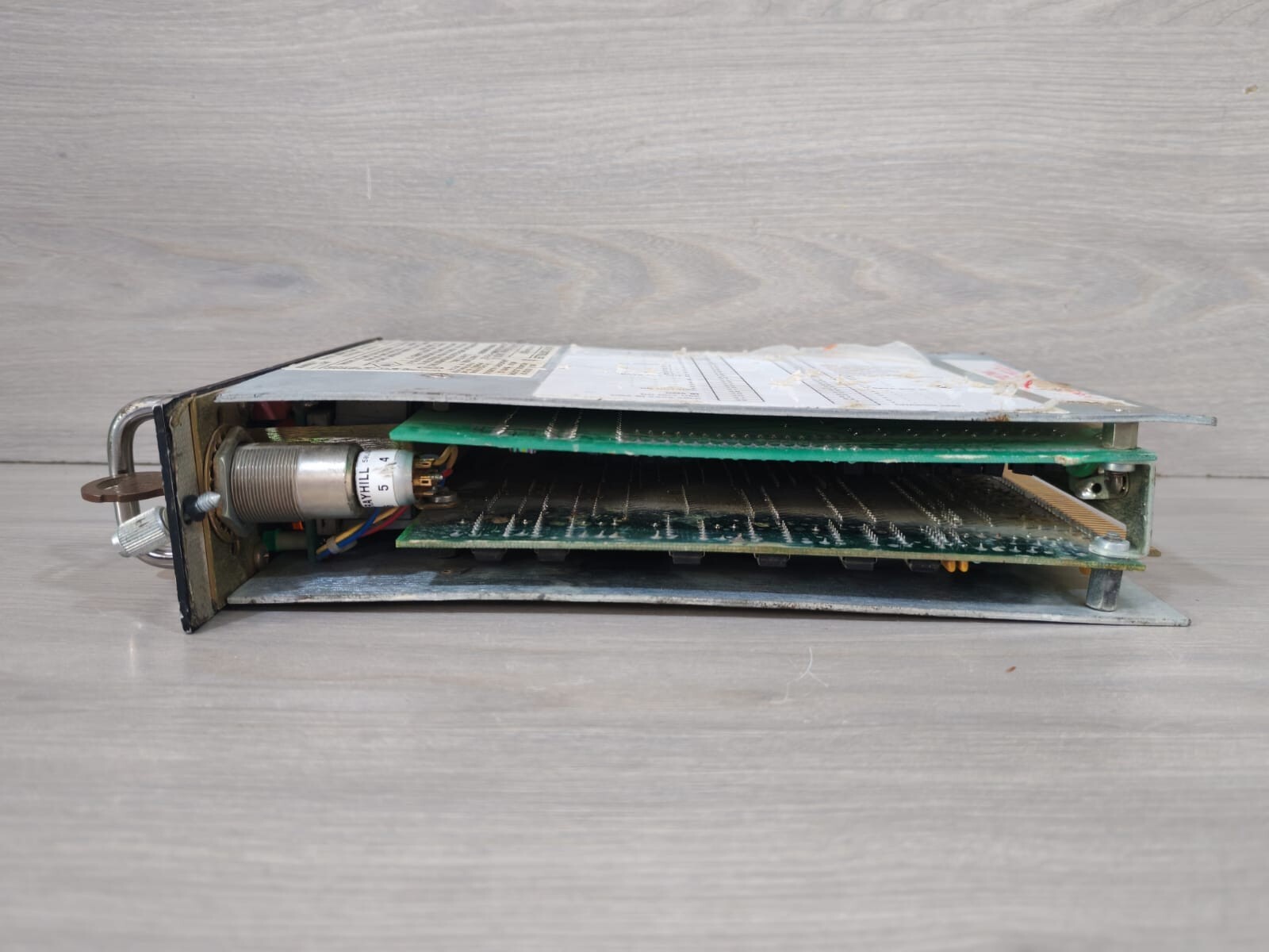 DET TRONICS R7494 DET TRONICS R7494 B5001 003963-002 REV.C UV / IR CONTROLLER 8ZONE 8 CHANNEL 8