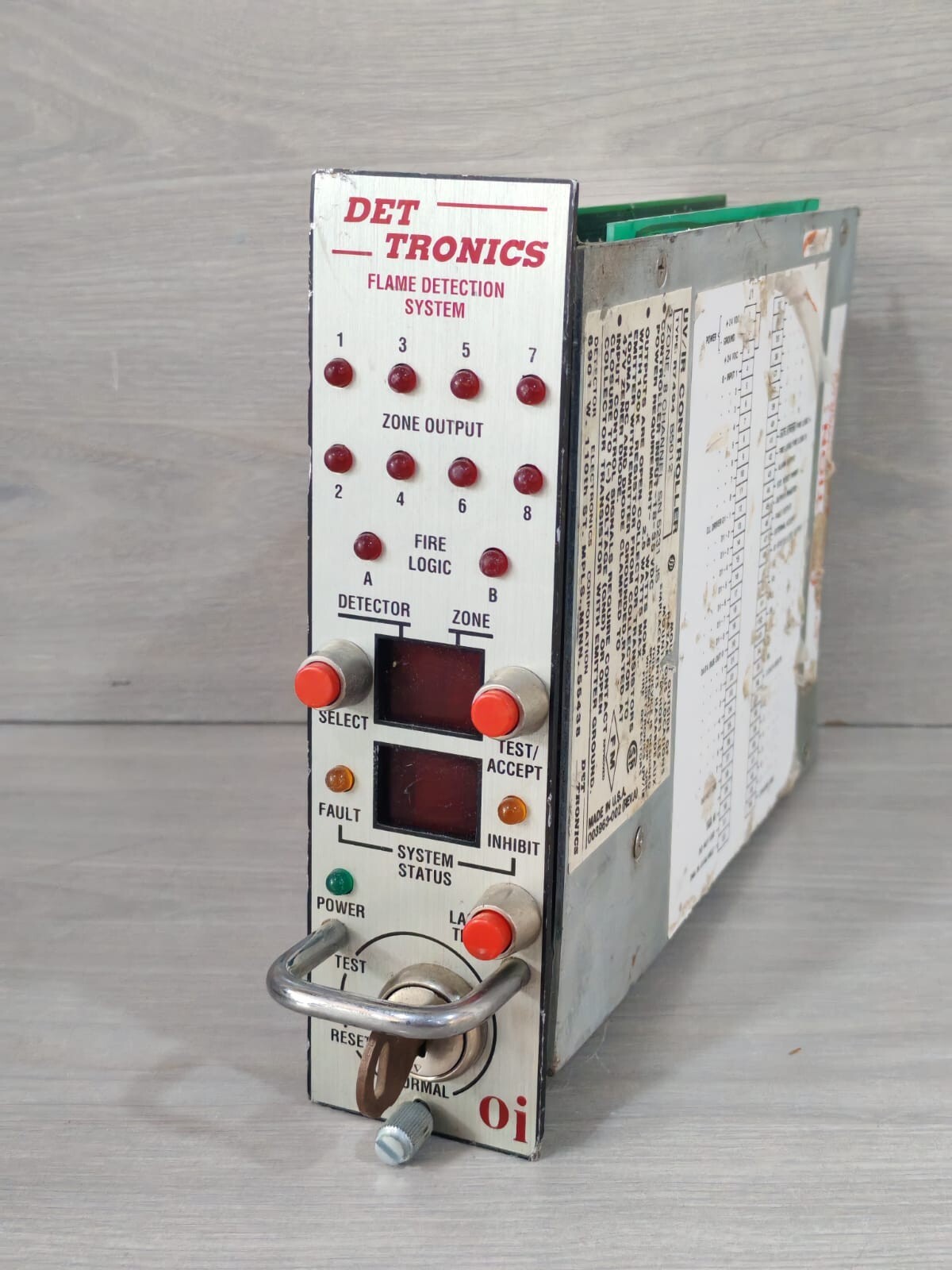 DET TRONICS R7494 B5001 003963-002 REV.C UV / IR CONTROLLER 8ZONE 8 CHANNEL