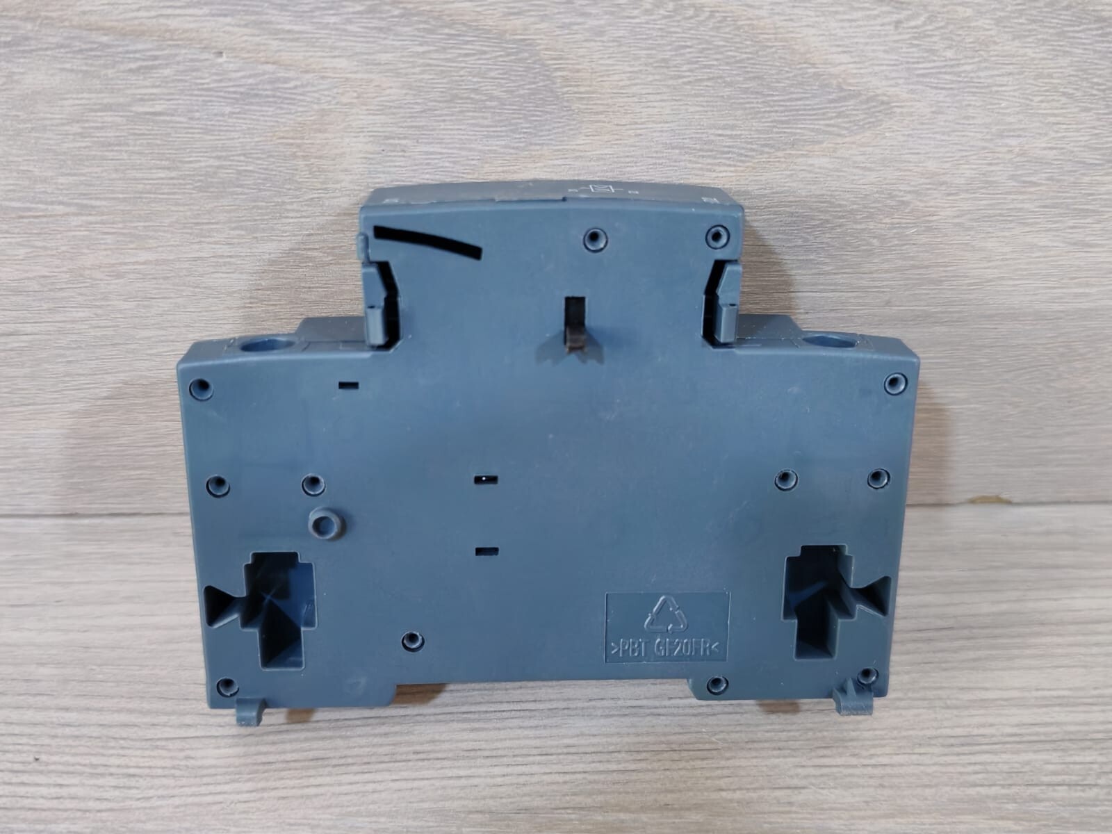 Siemens 3RV2902-1AP0 SIEMENS 3RV2902-1AP0 UNDERVOLTAGE RELEASE 4