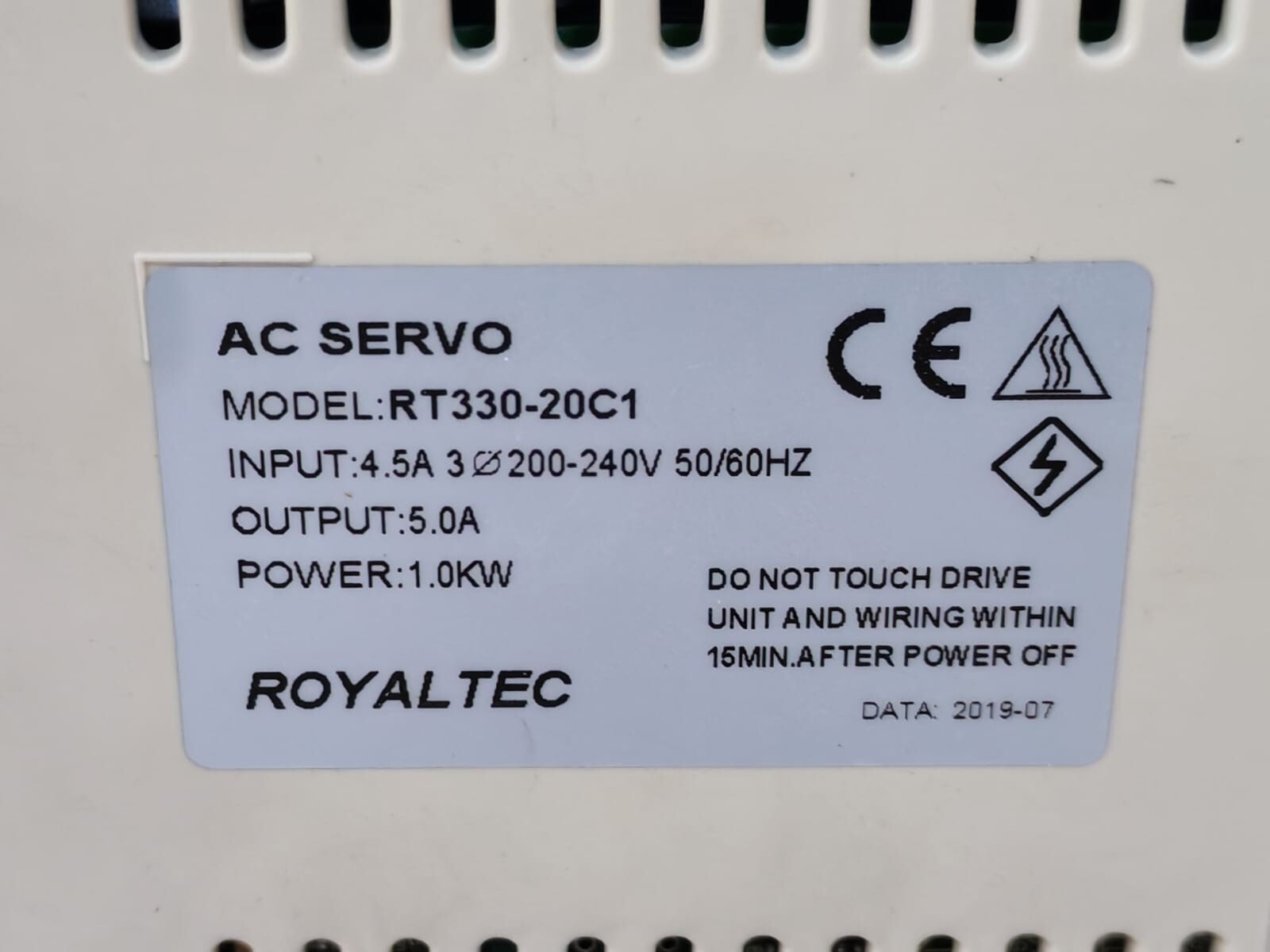 ROYALTEC RT330-20C1 ROYALTEC RT330-20C1 AC SERVO DRIVER 5