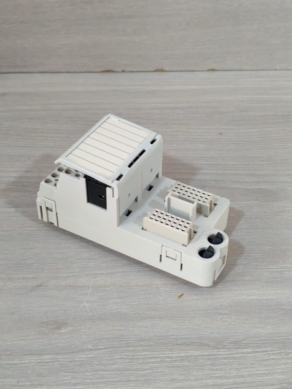 GE Fanuc 8603-FT-FU VER.GE02 REV.B GE FANUC 8603-FT-FU VER.GE02 REV.B FIELD TERMINAL 5