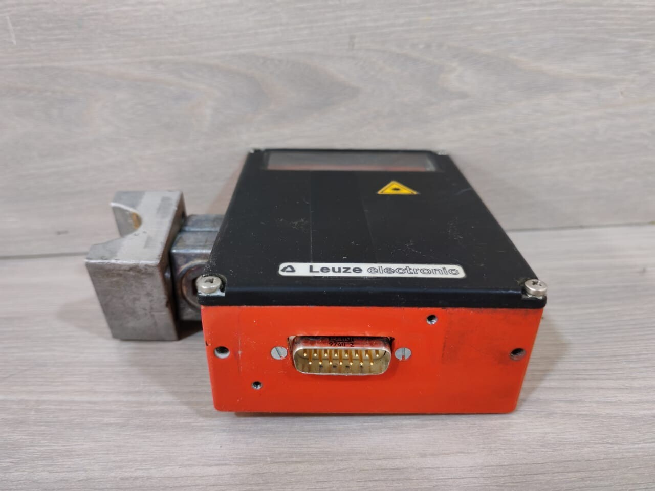 Leuze 500282921 Leuze BCL 40 S F 100 Barcode Reader 500282921 V 50.18 7