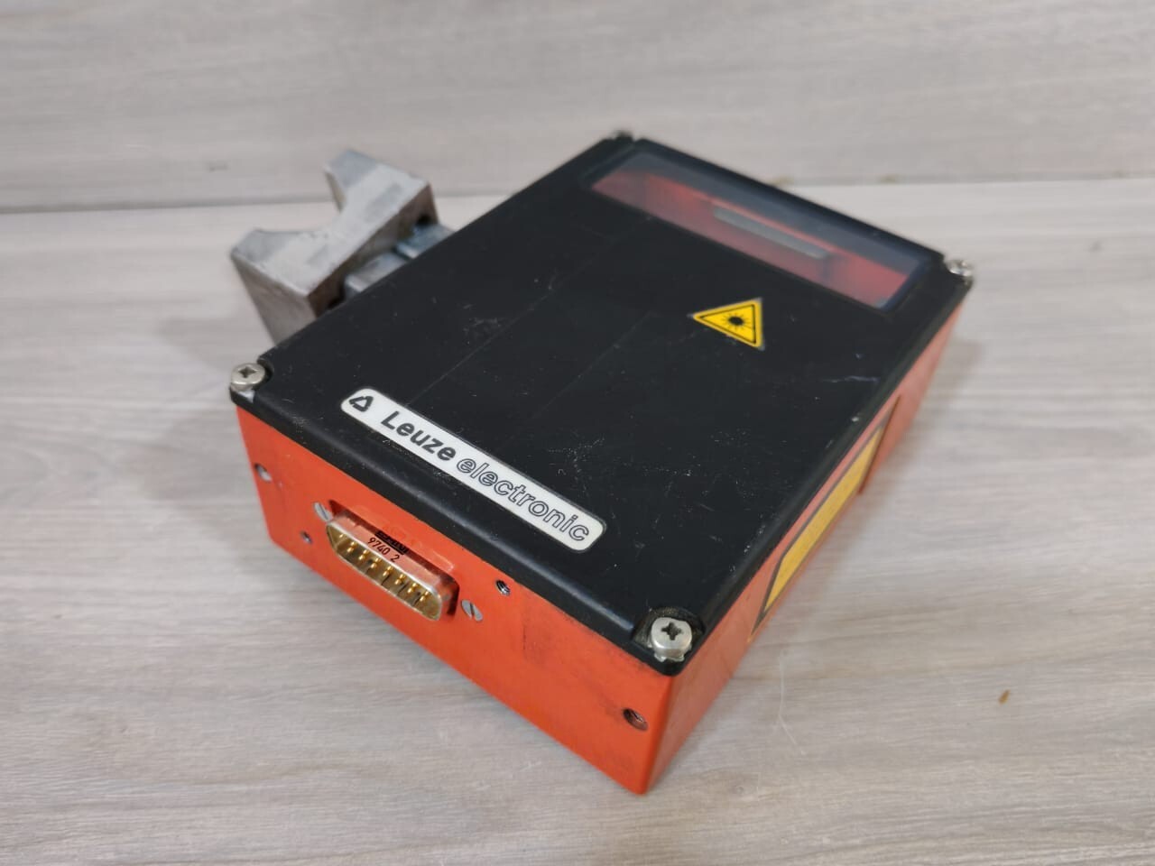 Leuze 500282921 Leuze BCL 40 S F 100 Barcode Reader 500282921 V 50.18 9