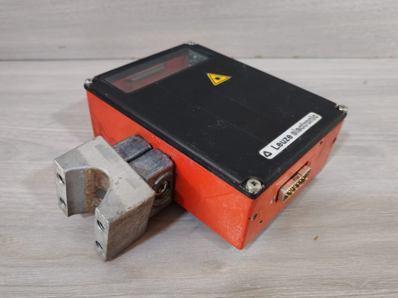 Leuze 500282921 Leuze BCL 40 S F 100 Barcode Reader 500282921 V 50.18 10