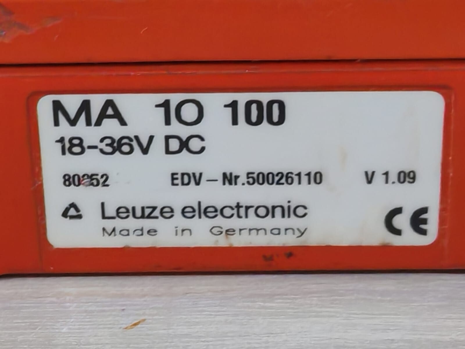 LEUZE MA 1O 100 MODULAR CONNECTION UNIT 50026110 V 1.09 2