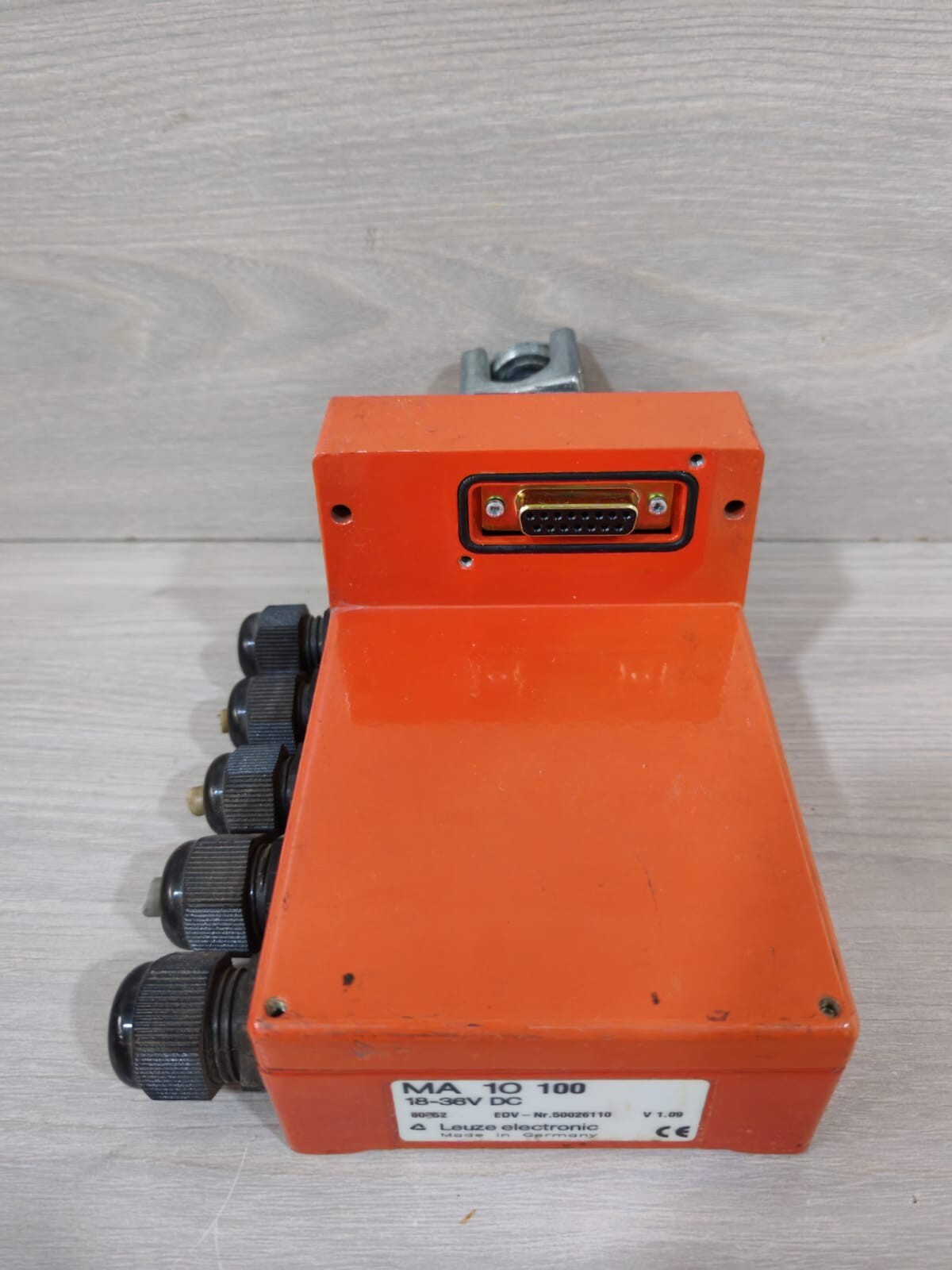 LEUZE MA 1O 100 MODULAR CONNECTION UNIT 50026110 V 1.09 5