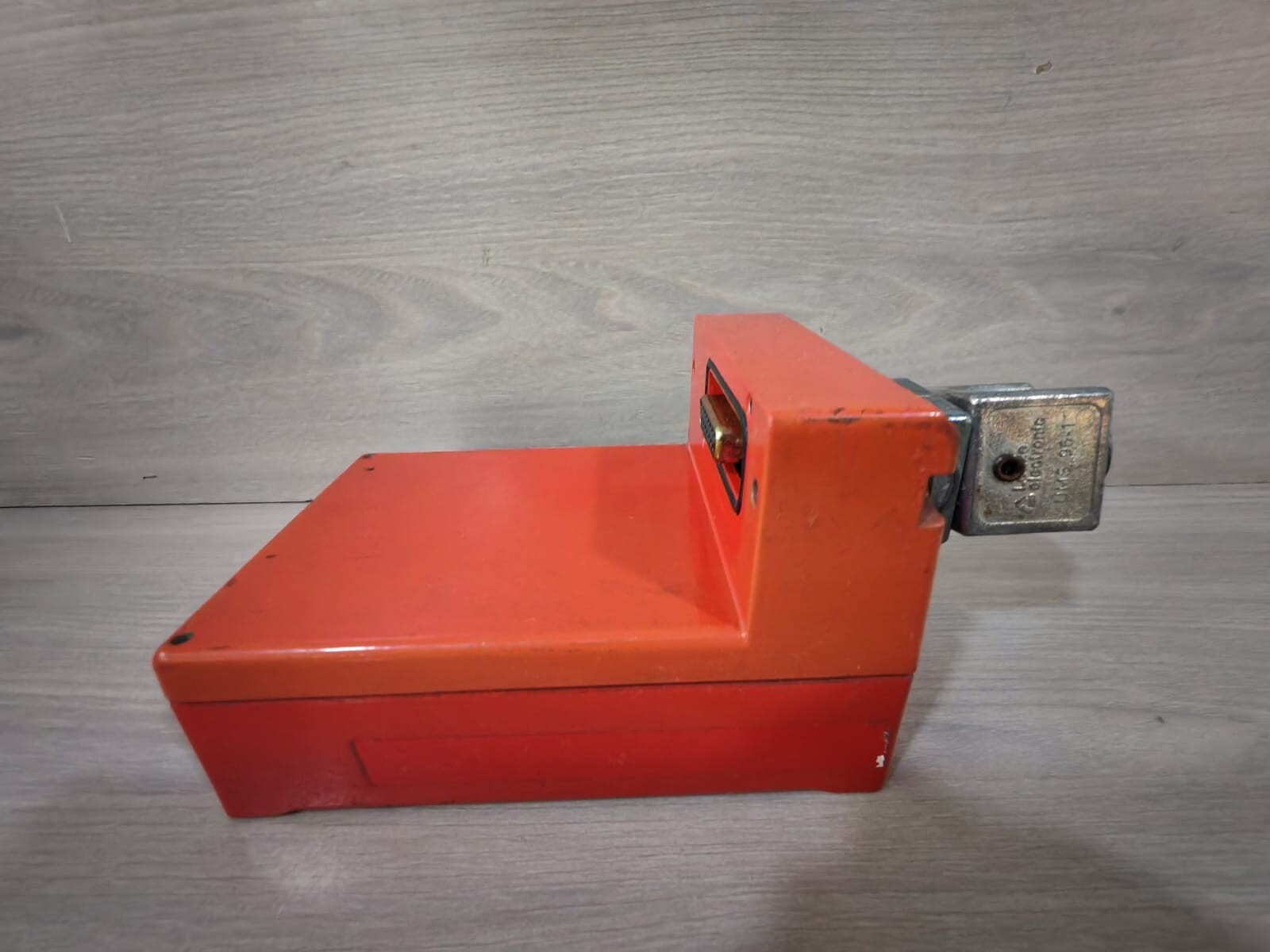 LEUZE MA 1O 100 MODULAR CONNECTION UNIT 50026110 V 1.09 8