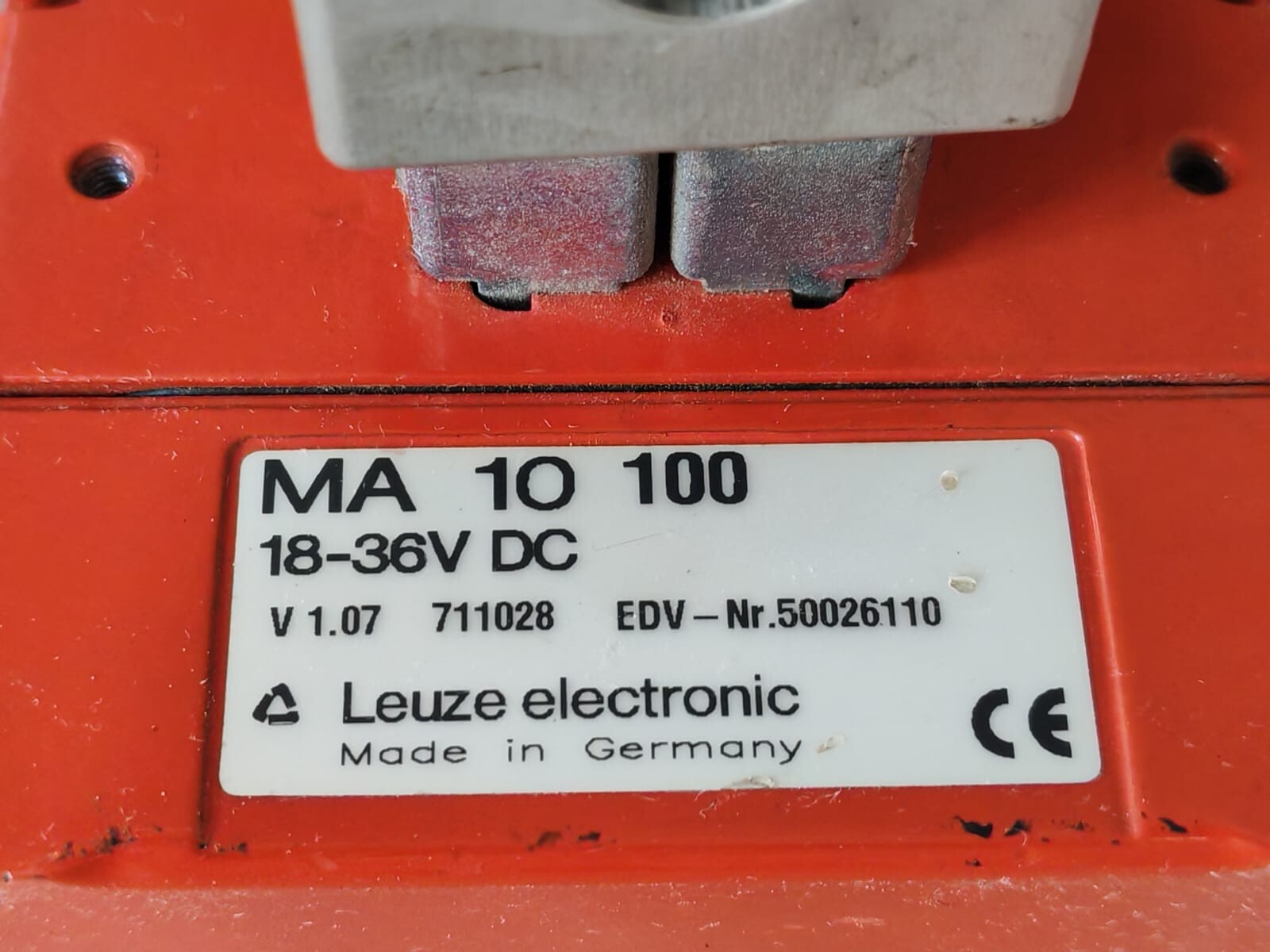 LEUZE MA 1O 100 MODULAR CONNECTION UNIT 50026110 V 1.07 2