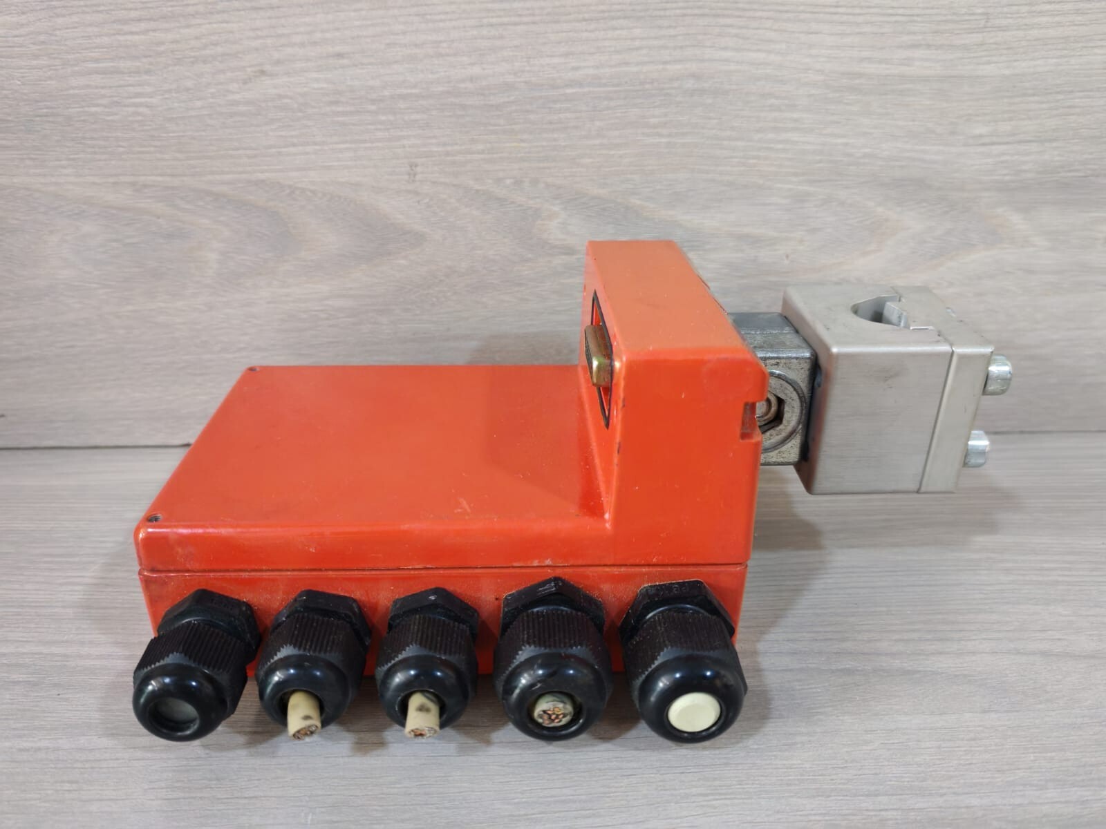 LEUZE MA 1O 100 MODULAR CONNECTION UNIT 50026110 V 1.07 6