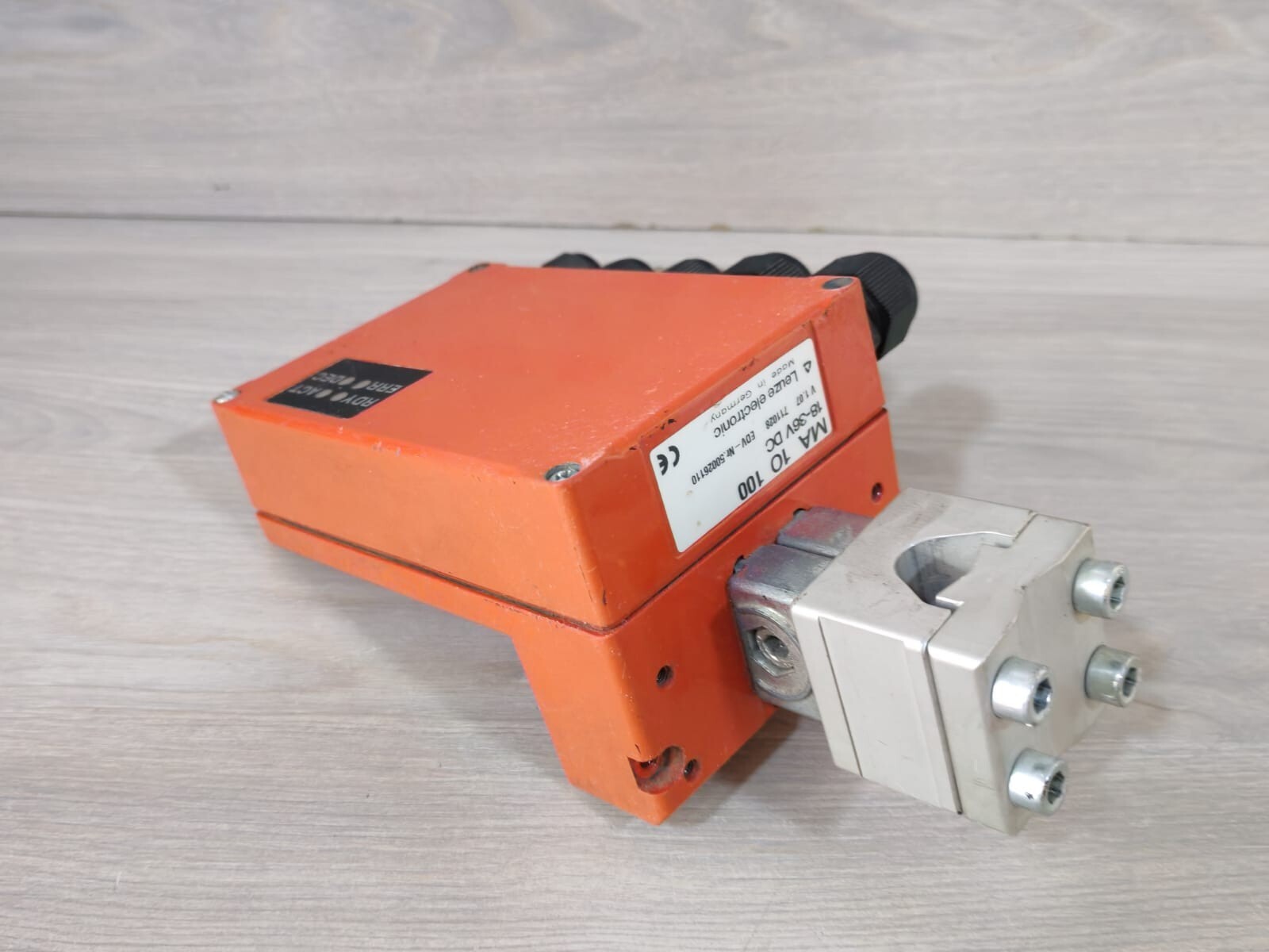 LEUZE MA 1O 100 MODULAR CONNECTION UNIT 50026110 V 1.07 8