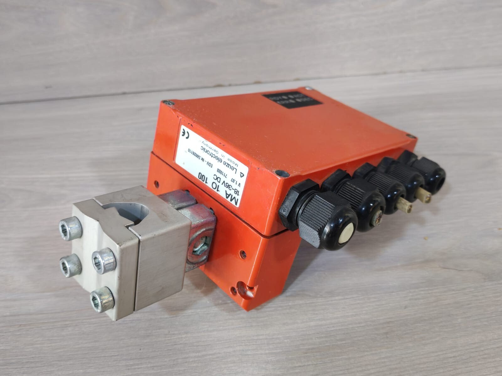 LEUZE MA 1O 100 MODULAR CONNECTION UNIT 50026110 V 1.07 9