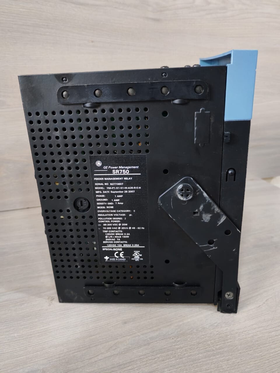 GE RELAY-750 GE SR750 Feeder Management Relay 750-P1-G1-S1-HI-A20-R-E-H WITH CASE 10