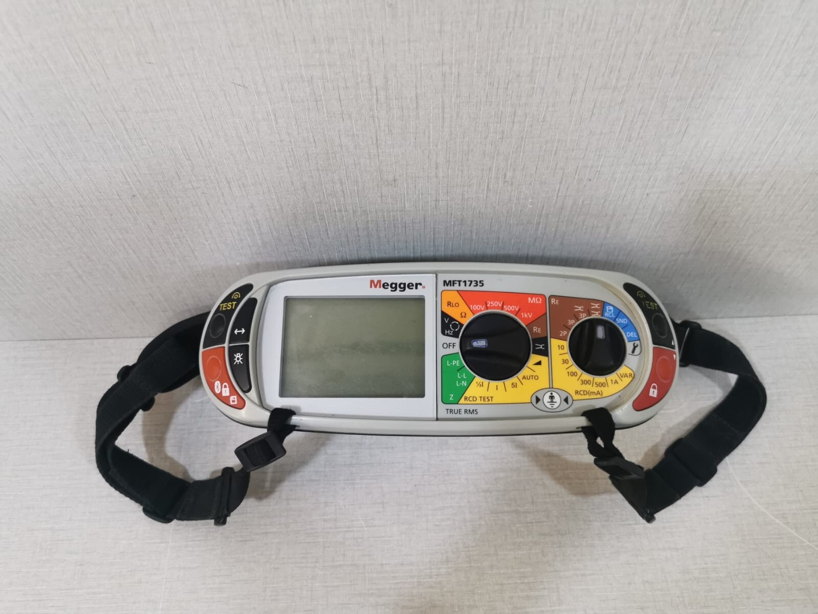 Megger MFT1735 MEGGER MFT1735 - MULTIFUNCTION TESTER- DAMAGED CASE LOCK 4