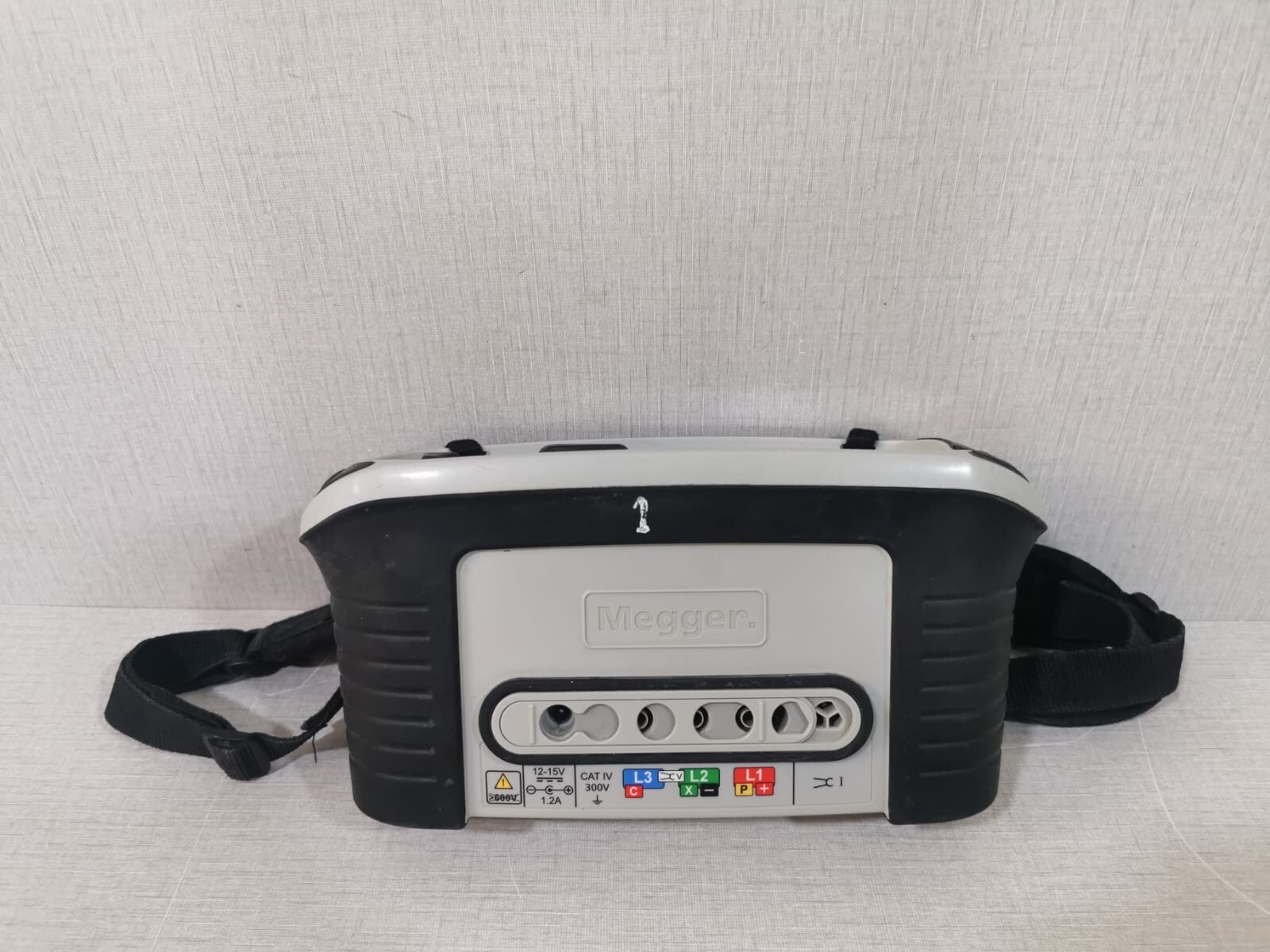 Megger MFT1735 MEGGER MFT1735 - MULTIFUNCTION TESTER- DAMAGED CASE LOCK 7