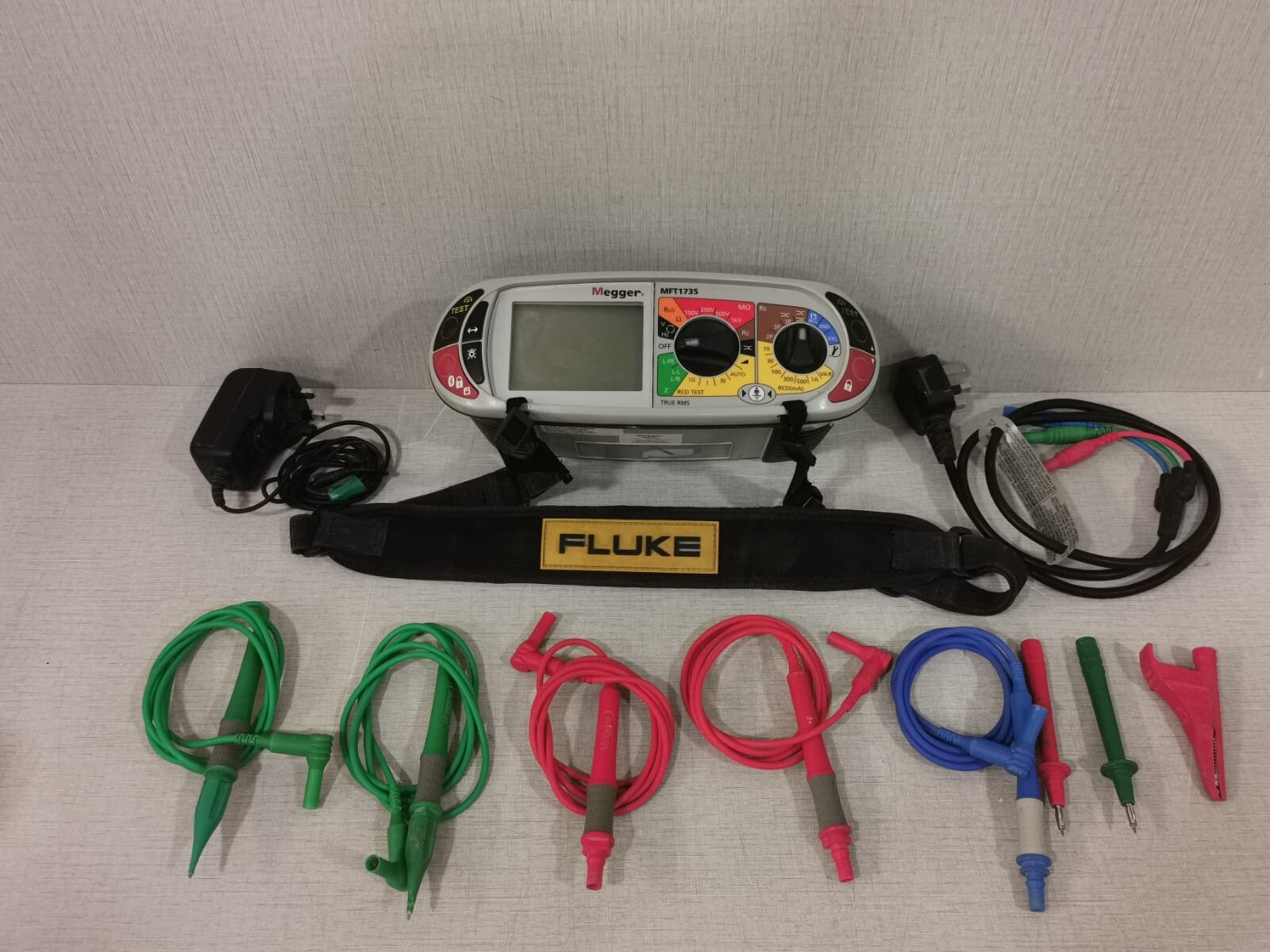 MEGGER MFT1735 - MULTIFUNCTION TESTER- DAMAGED CASE LOCK