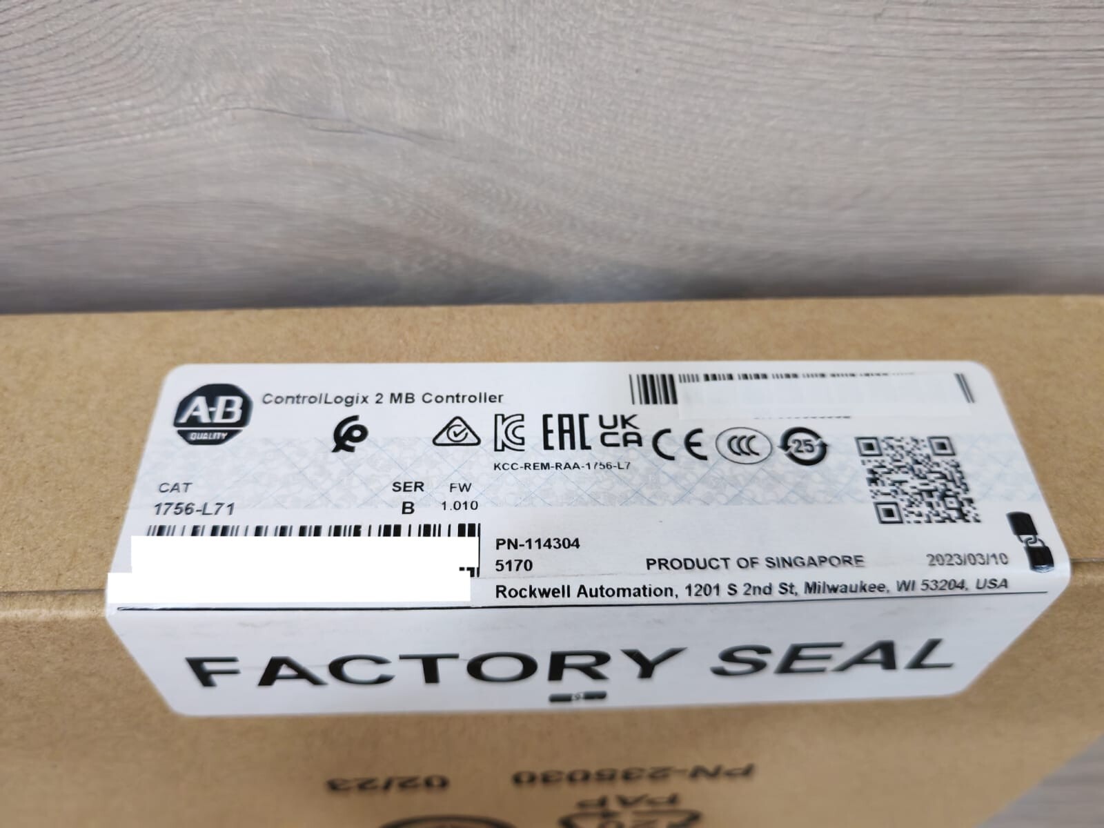 Allen-Bradley 114304 ALLEN BRADLEY 1756-L71 SER B CONTROL LOGIX 2 MB CONTROLLER PN:114304 2