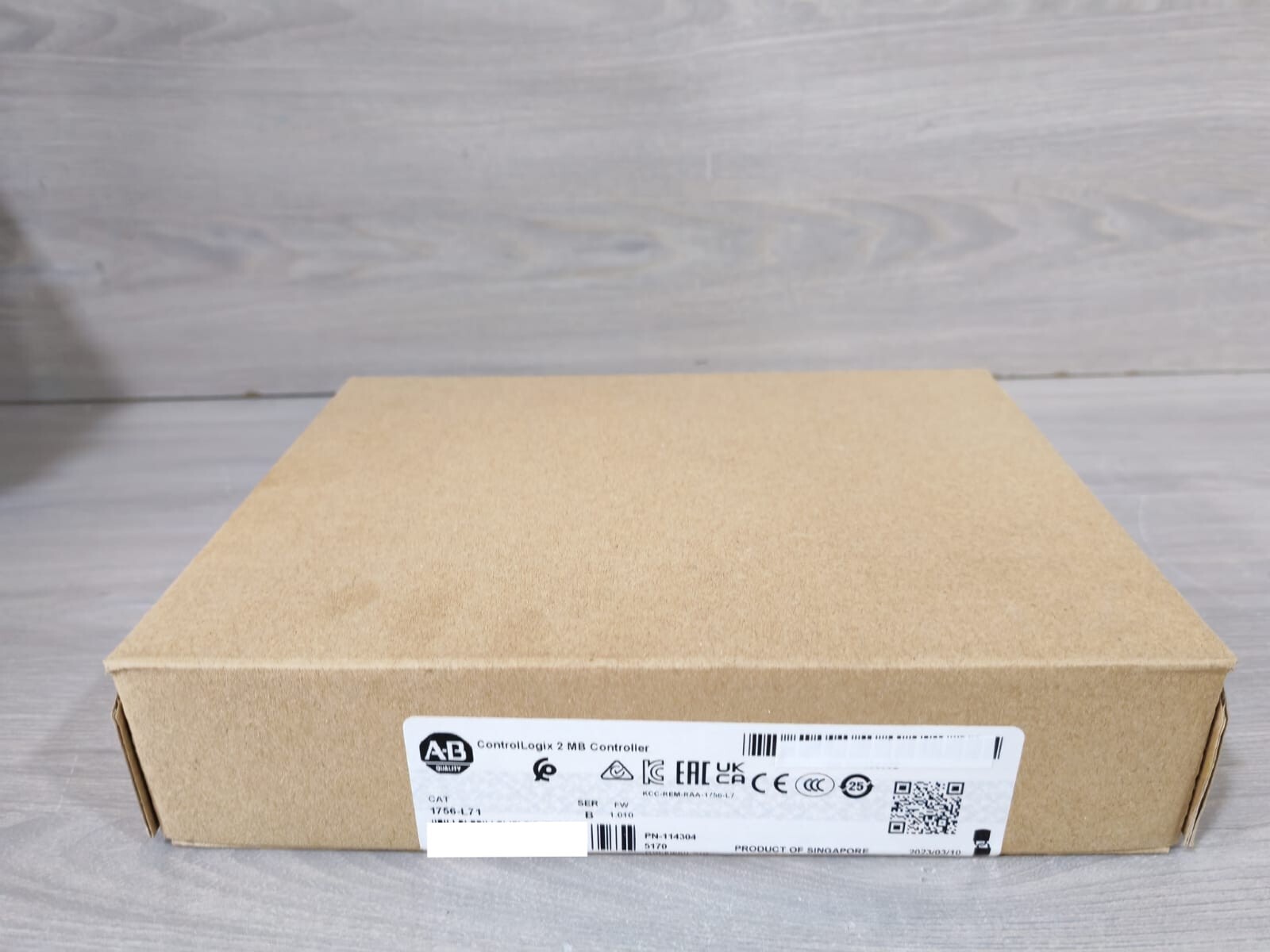 Allen-Bradley 114304 ALLEN BRADLEY 1756-L71 SER B CONTROL LOGIX 2 MB CONTROLLER PN:114304 3