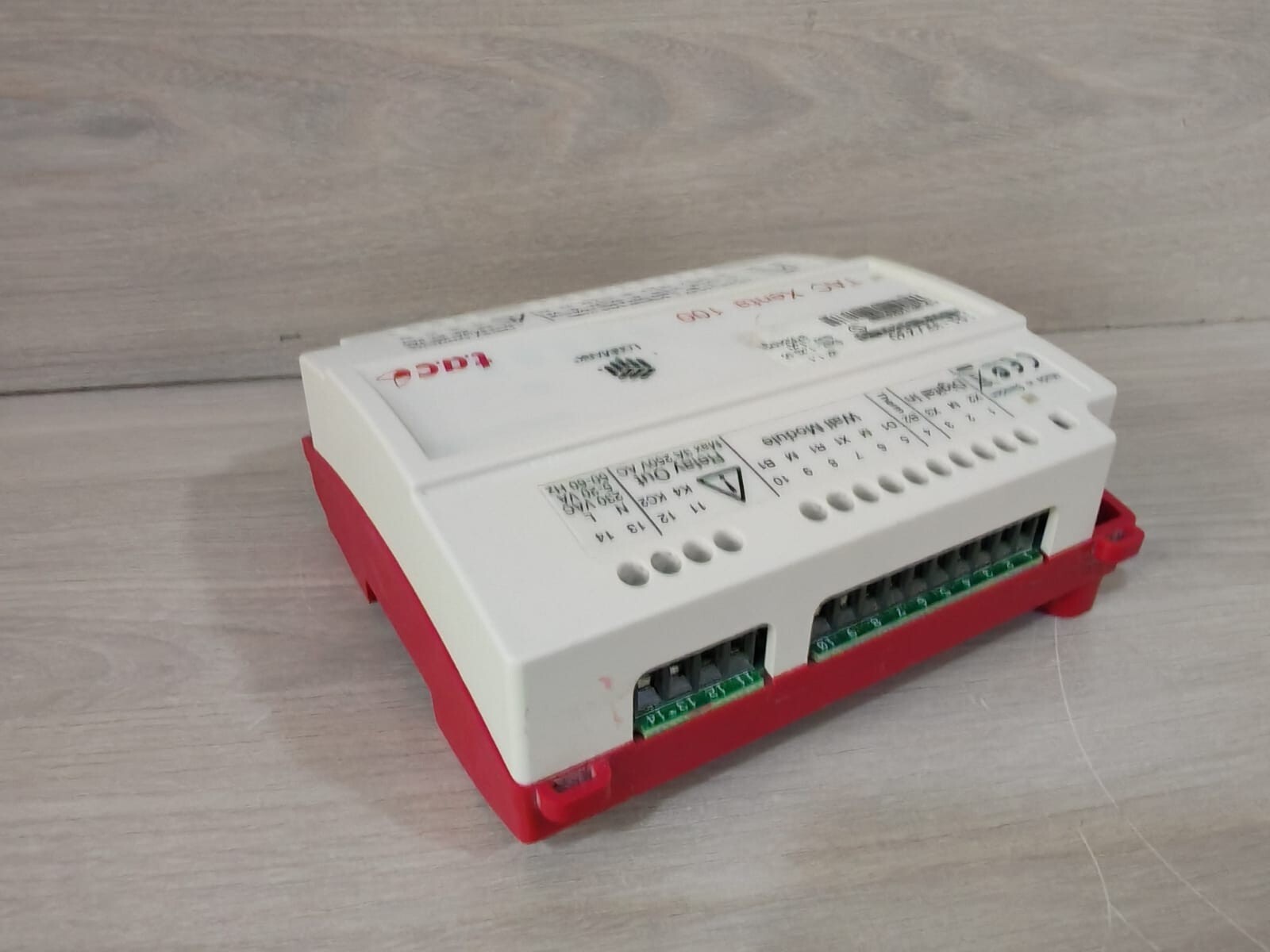 TAC 0-073-0507-0 TAC XENTA 100 101-VF/230 CONTROLLER 0-073-0507-0 7