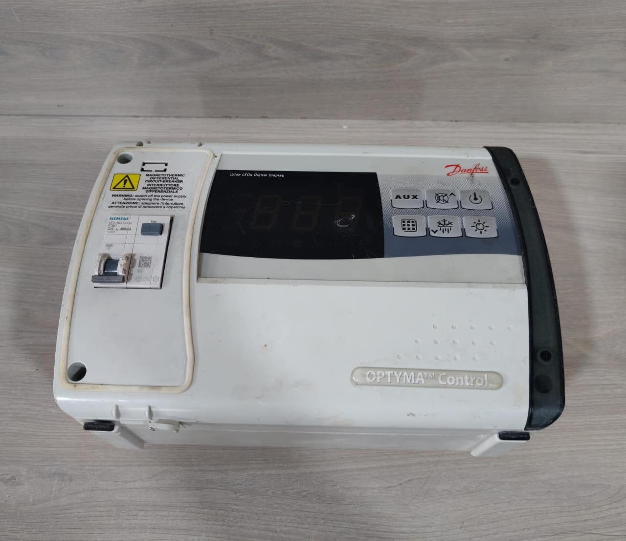 Danfoss 080Z3220 DANFOSS AK-RC111 080Z3220 OPTYMA CONTROLLER 230VAC 2