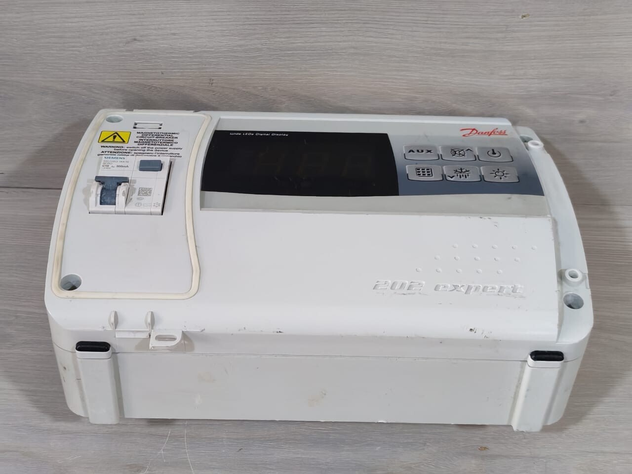 Danfoss 080Z3220 DANFOSS AK-RC111 080Z3220 OPTYMA CONTROLLER 230VAC 8