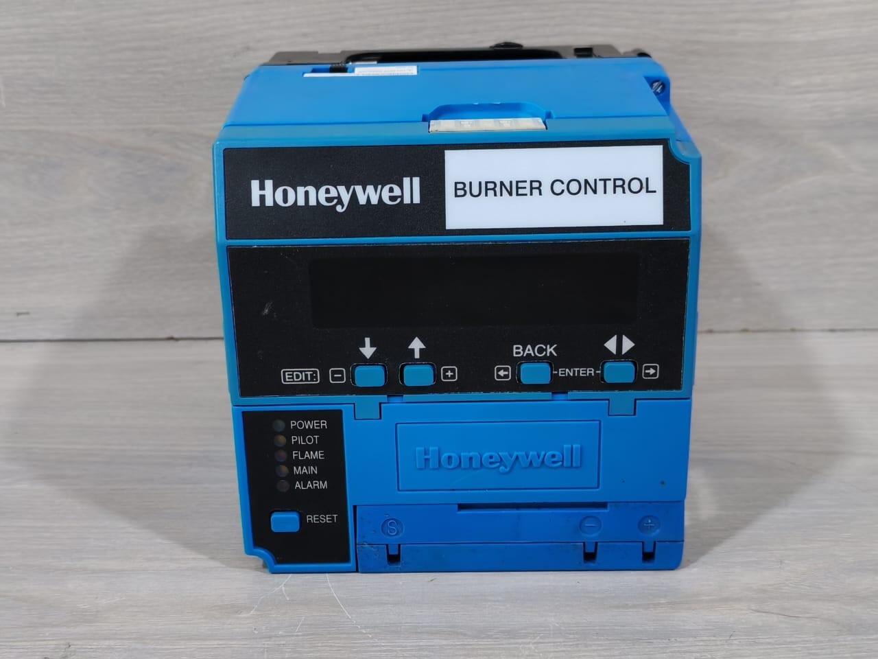 HONEYWELL RM7800 L 1087 BURNER CONTROL