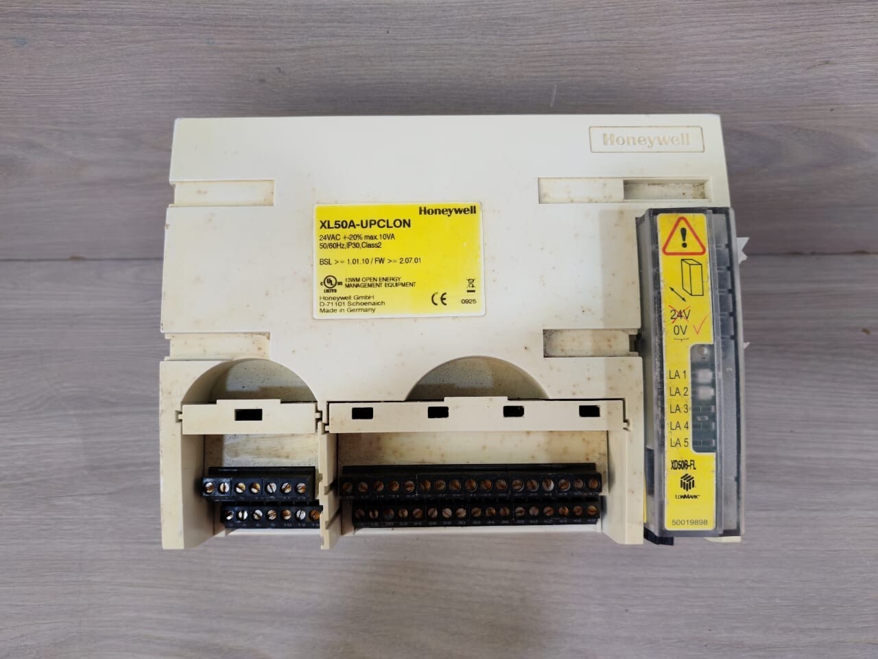 HONEYWELL XL50A-UPCLON BUILDING CONTROLLER WITH XD50B-FL 50019898