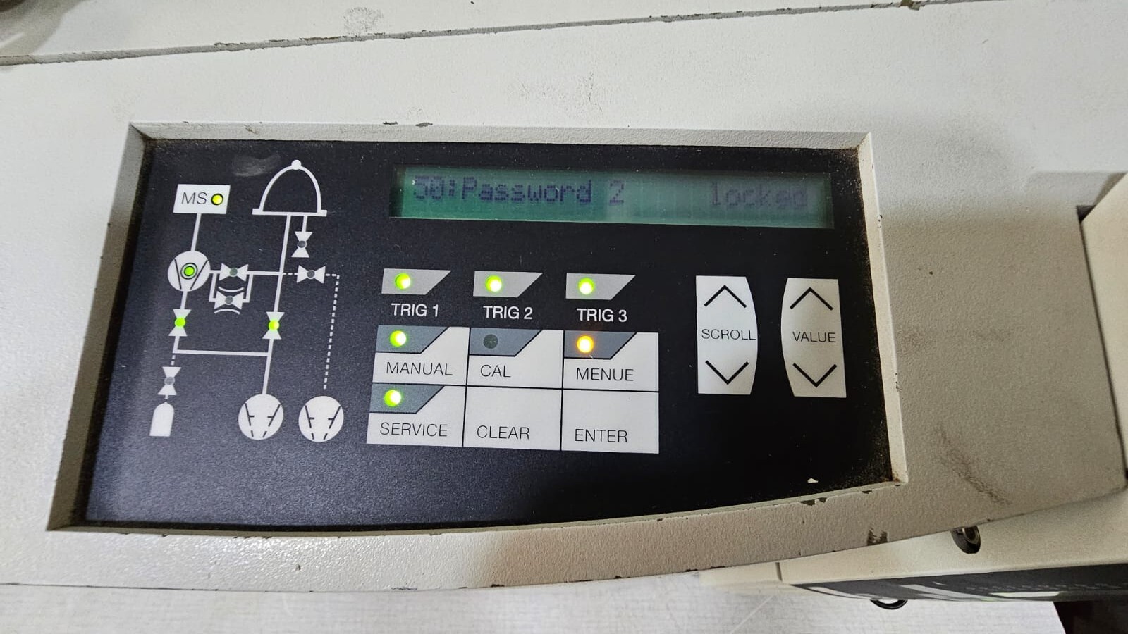 LEYBOLD UL 200 LEYBOLD Vaseco UL 200 Helium Leak Detector 220/240VAC -TRIED & TESTED 3