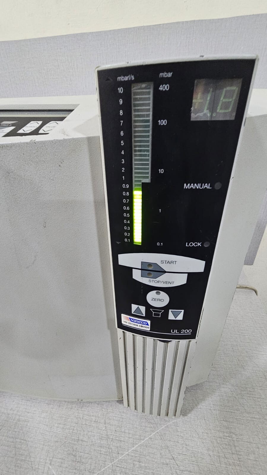 LEYBOLD UL 200 LEYBOLD Vaseco UL 200 Helium Leak Detector 220/240VAC -TRIED & TESTED 9