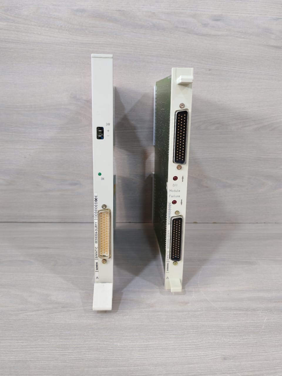 Siemens 6ES5300-5CA11 AND 6ES5324-3UR11 Siemens SIMATIC 6ES5300-5CA11 and 6ES5324-3UR11 Interface Module 2
