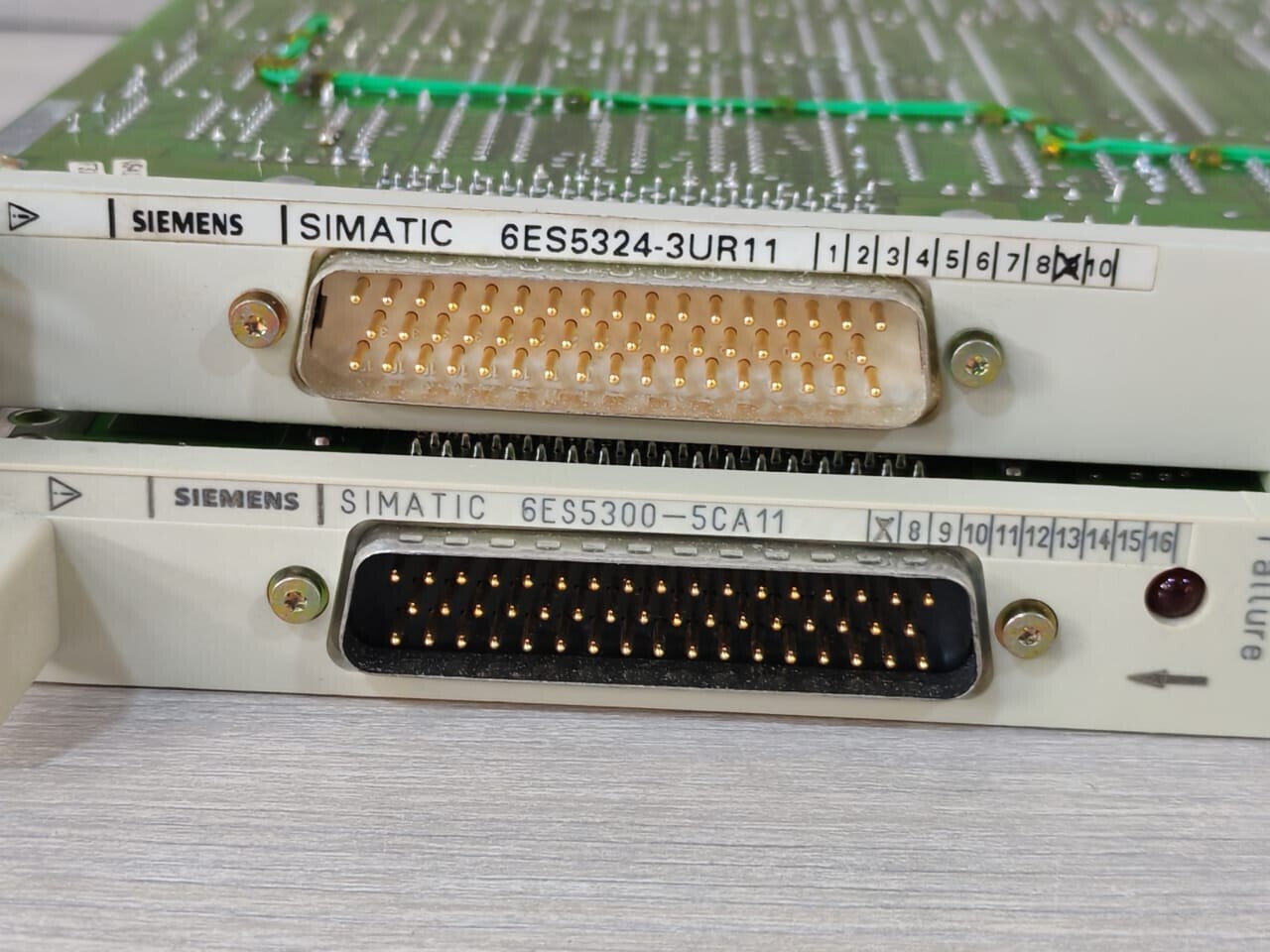 Siemens 6ES5300-5CA11 AND 6ES5324-3UR11 Siemens SIMATIC 6ES5300-5CA11 and 6ES5324-3UR11 Interface Module 3
