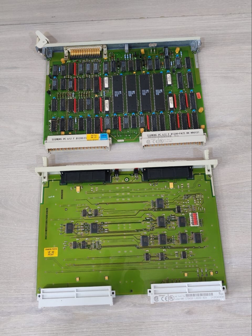 Siemens 6ES5300-5CA11 AND 6ES5324-3UR11 Siemens SIMATIC 6ES5300-5CA11 and 6ES5324-3UR11 Interface Module 4