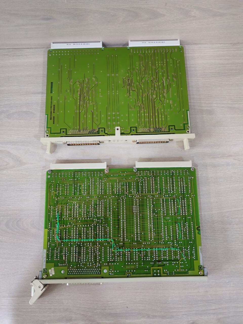 Siemens 6ES5300-5CA11 AND 6ES5324-3UR11 Siemens SIMATIC 6ES5300-5CA11 and 6ES5324-3UR11 Interface Module 6