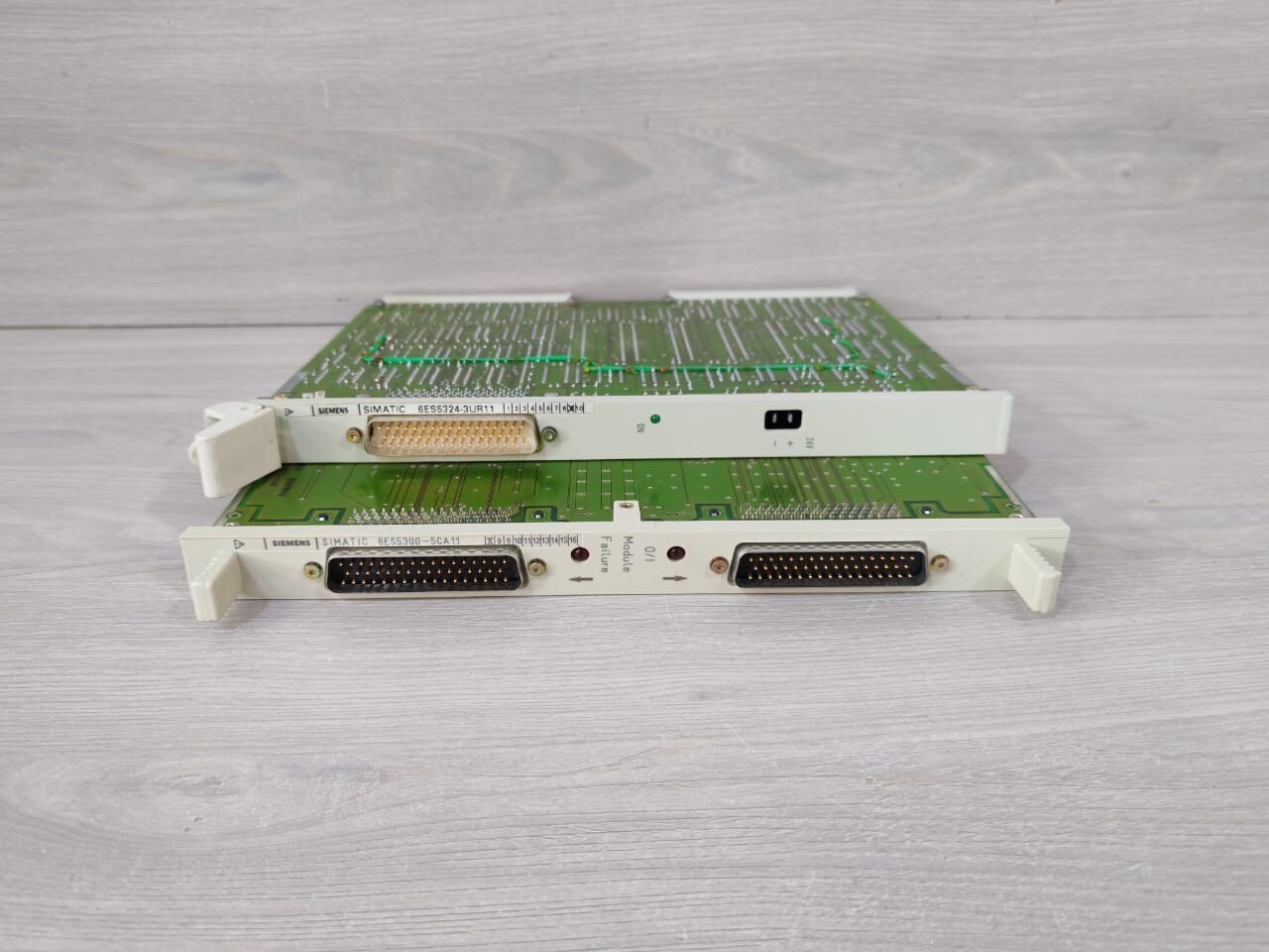 Siemens 6ES5300-5CA11 AND 6ES5324-3UR11 Siemens SIMATIC 6ES5300-5CA11 and 6ES5324-3UR11 Interface Module 7
