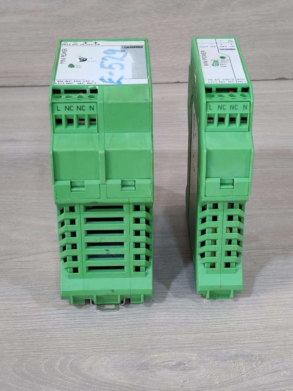 Phoenix Contact Mini-PS-100-240AC/10-15DC/2 and Mini-PS-100-240AC/24DC/1 Phoenix Contact Mini-PS-100-240AC/10-15DC/2 and Mini-PS-100-240AC/24DC/1 7