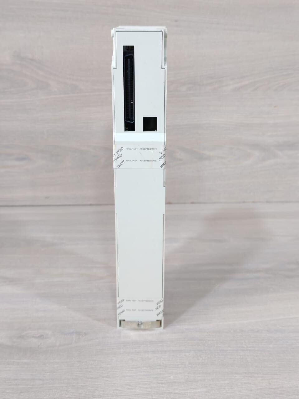 Schneider Electric 140DAI54000 Schneider Electric 140DAI54000 Modicon Quantum - Without Terminal 9